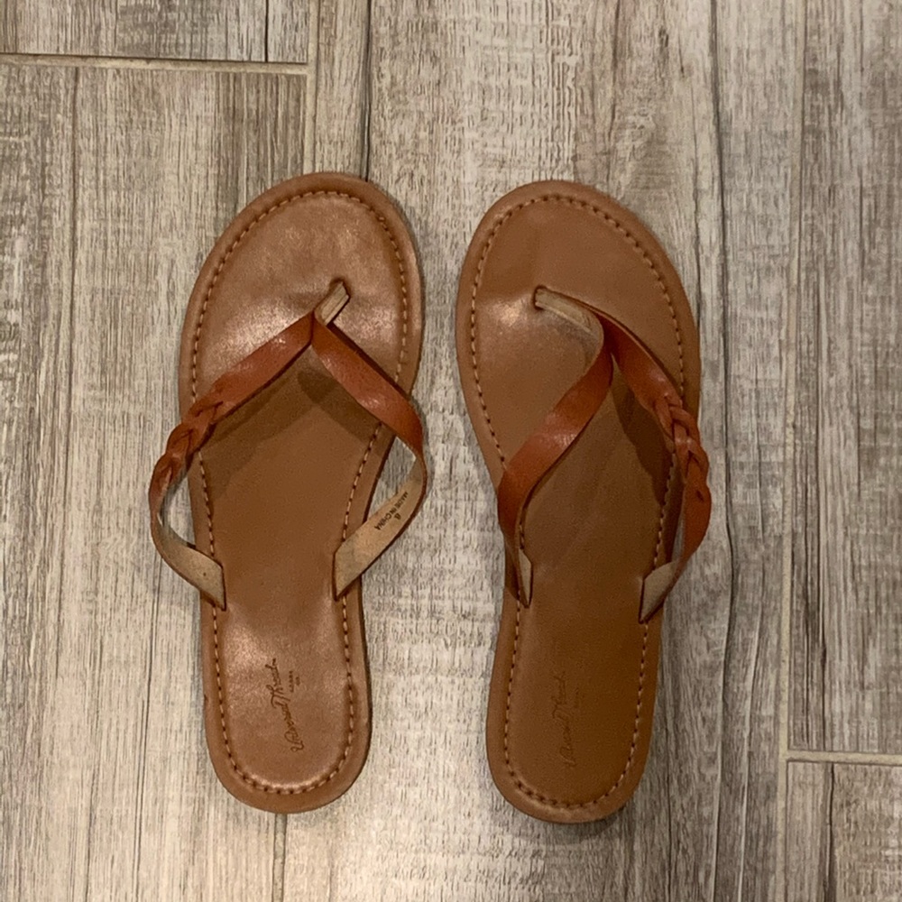 Universal Thread Tan Flip Flops 8
